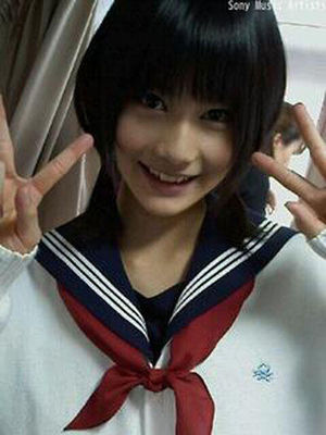 橋本愛、制服ショットでファン悩殺「かわいさ犯罪級」「破壊力やべえ」「これは撃ち抜かれました」