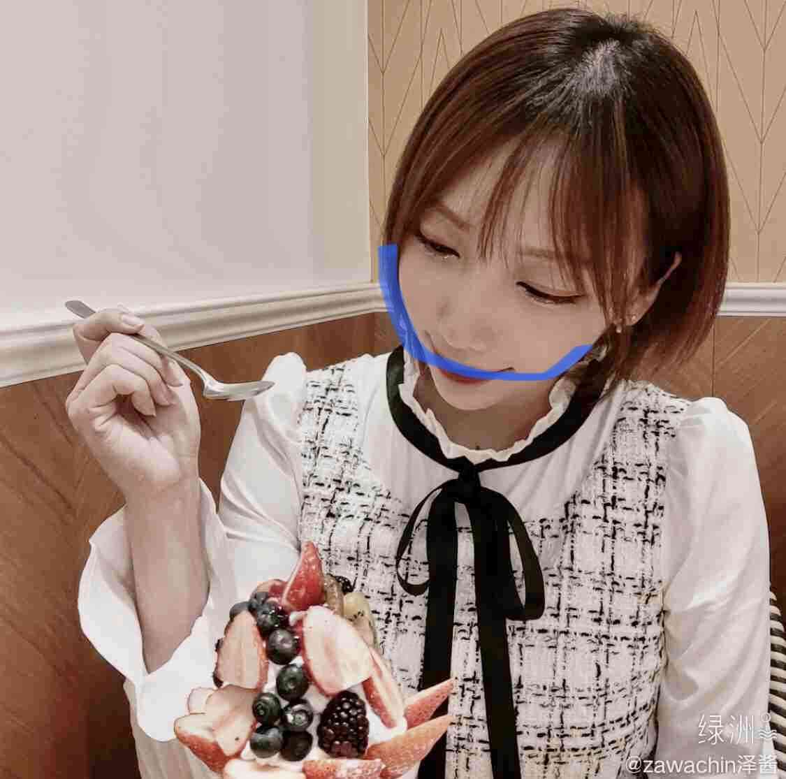 ざわちん、『チャイボーグメイク』姿を披露「加工級のようなメイクの仕上がりに」