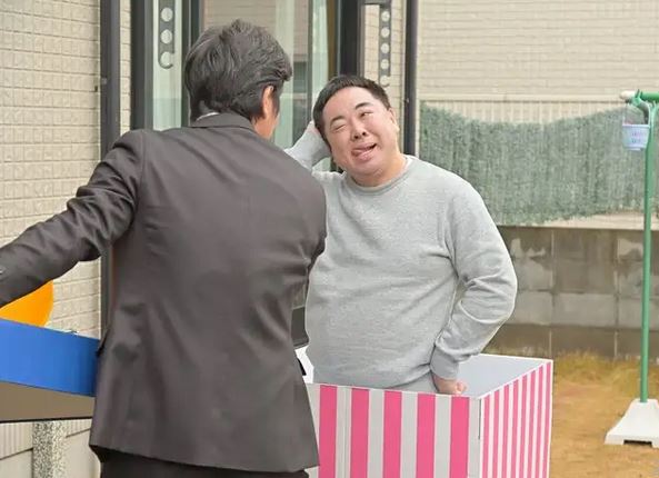 パパがも一度恋をした：“ヒロイン”塚地武雅に「可愛く見えてくる」と話題　「しぐさの演技がすごい」の声も
