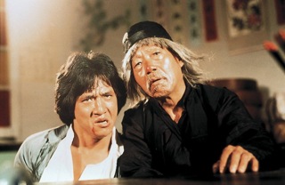 お酒を飲むと攻撃的になる人