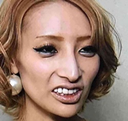 加藤紗里 カトリック信者であると投稿…「家族みんな」、返信に「離婚したのでは」