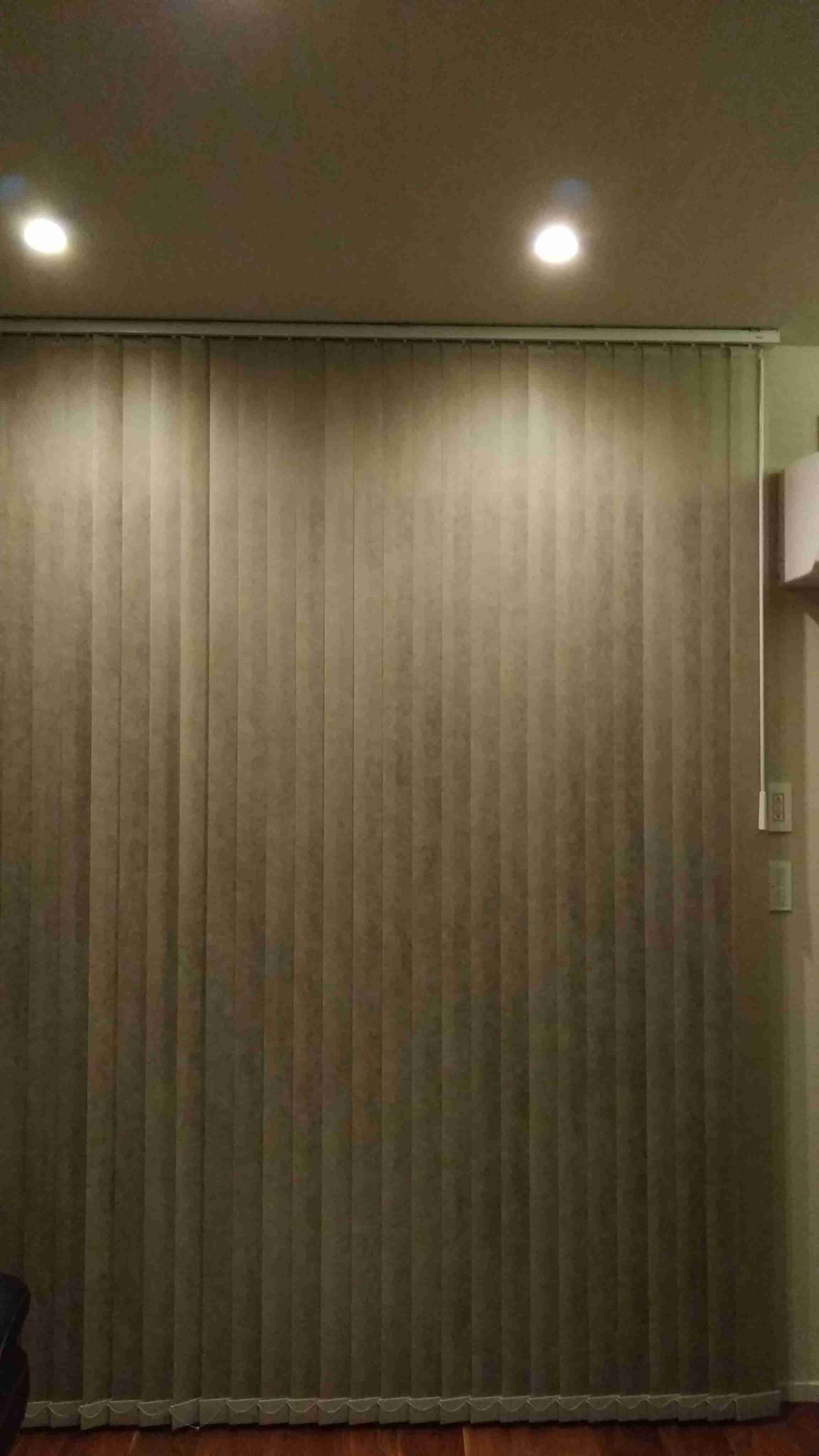 身バレしない程度にお宅のカーテン見せて下さいませんか?