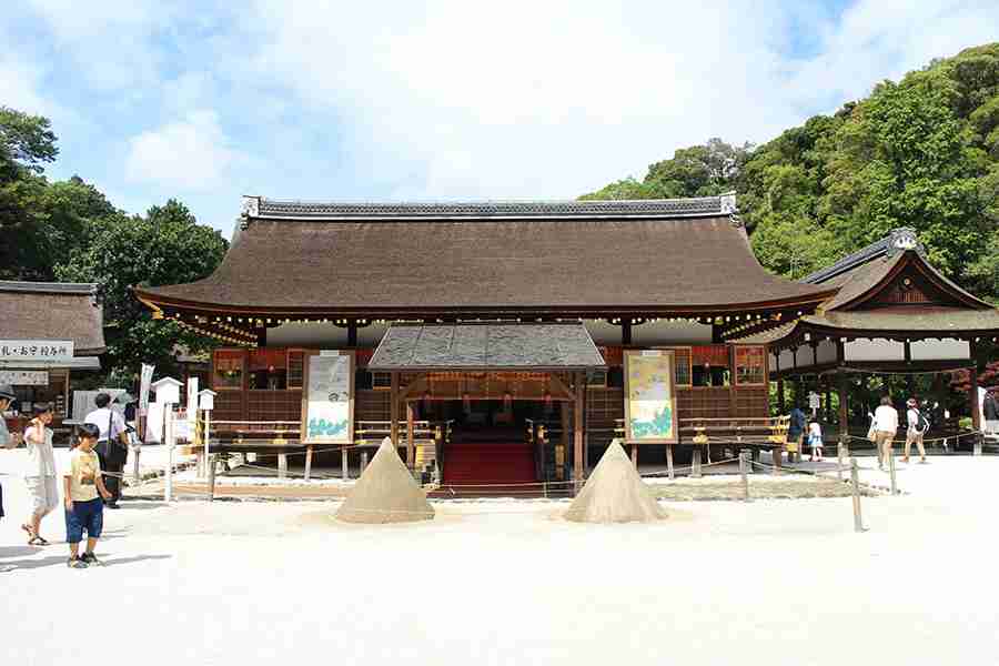 とある飲食店の軒先に置かれた『盛り塩』を見たら…コレはまさか!?