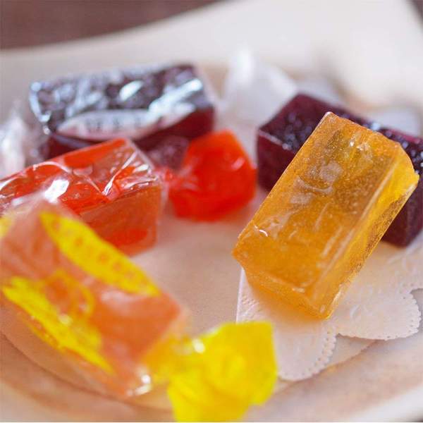 おばあちゃん家に行くと出てくる「定番のお菓子」ランキング