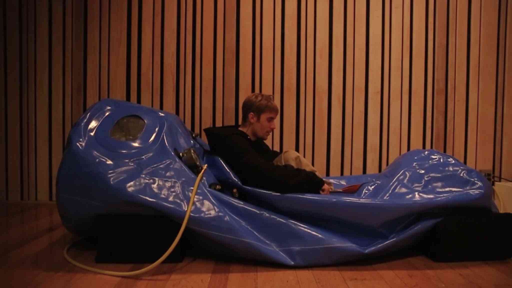 ライム病告白のジャスティン・ビーバー、顔つきの変化に心配の声