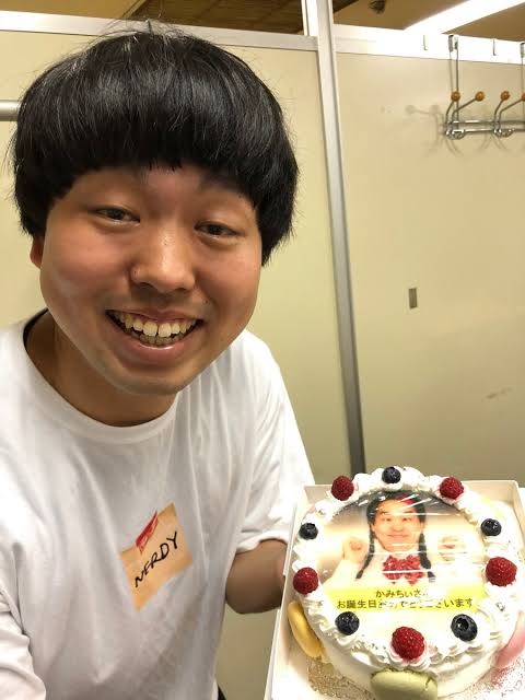 ぺえ“初の青髪”イメチェンに反響「めっちゃ似合う」