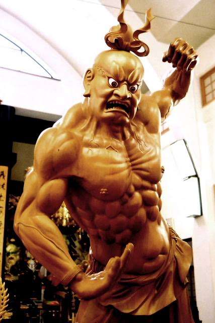 性的欲求か 若い女性宅に侵入…枕や下着に