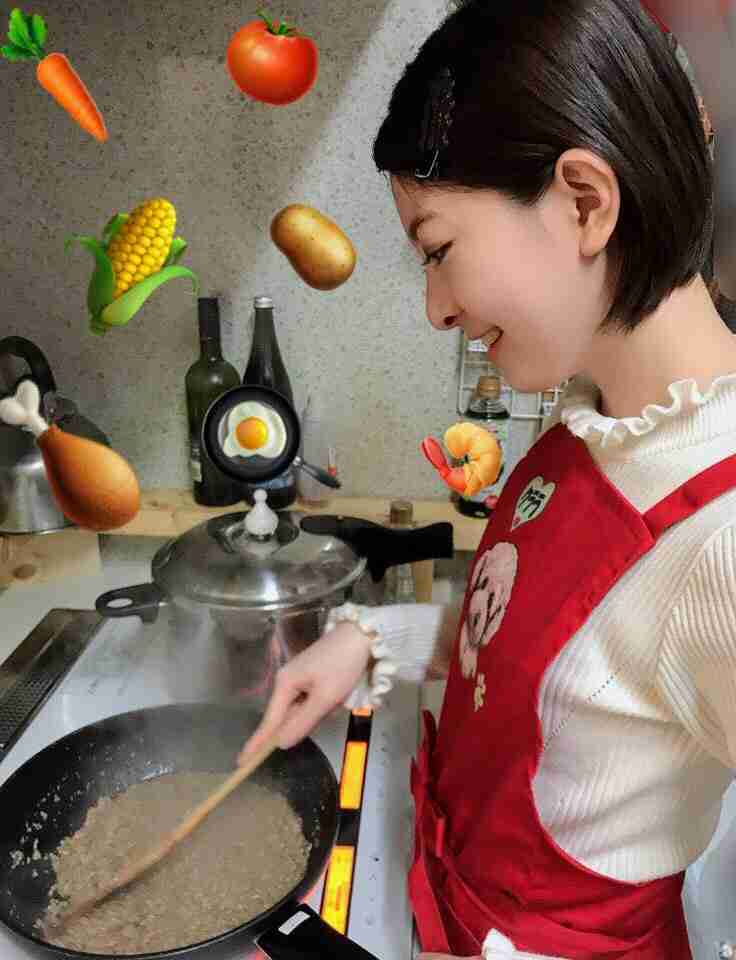 山口真帆、網タイツ＆ピンヒールの美脚オフショット「足ながっ」「エロカッコいい」と新たな魅力に反響