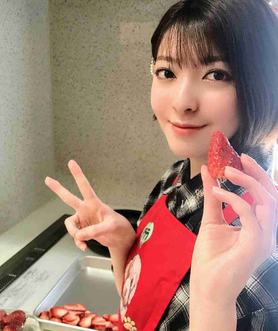 山口真帆、網タイツ＆ピンヒールの美脚オフショット「足ながっ」「エロカッコいい」と新たな魅力に反響