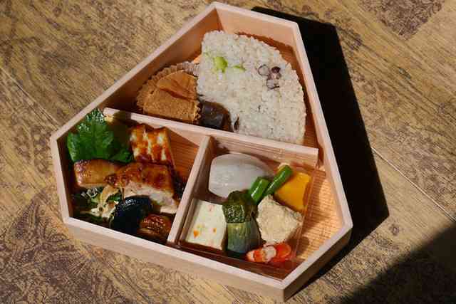 一度は食べてみたい豪華なお弁当