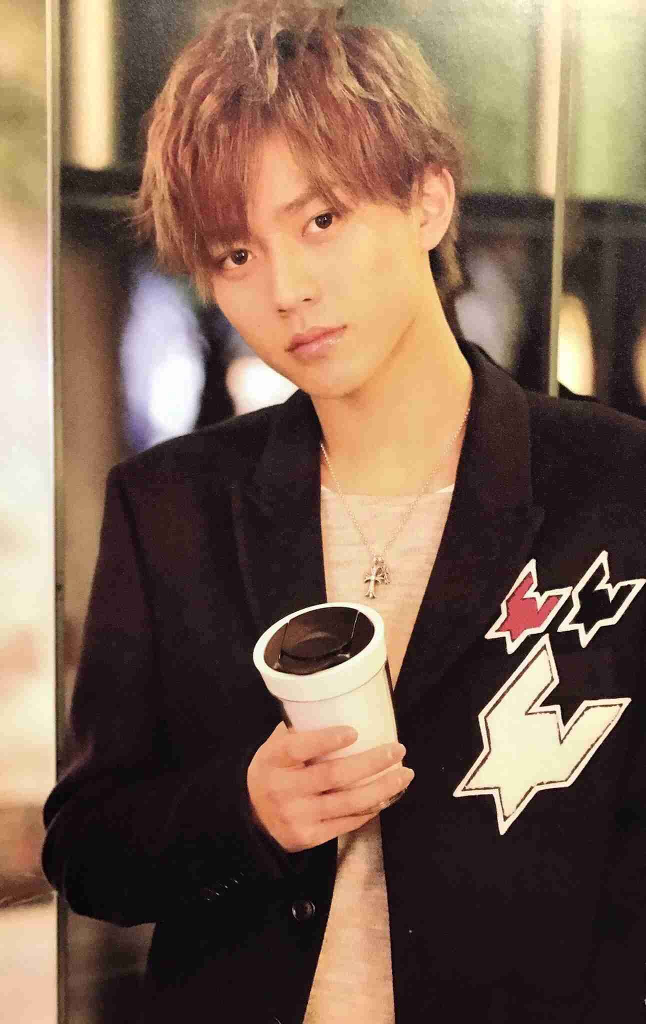 King & Prince永瀬廉『MEN'S NON-NO』初ソロ表紙 白アイテムを軽やかに着こなす