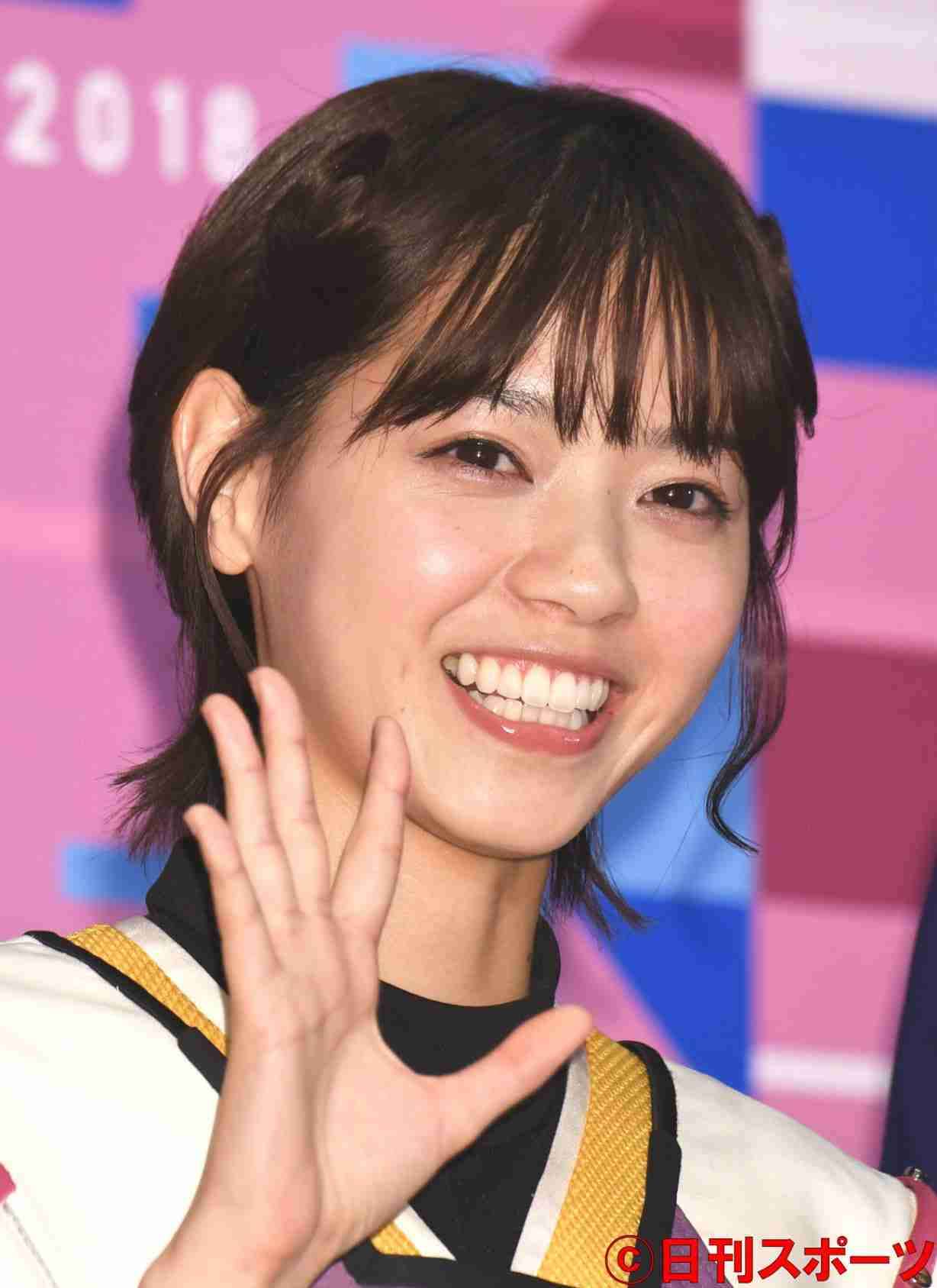 西野七瀬、派手色コーデで新鮮な魅力「何着ても似合う」「美しさに脱帽です!!」