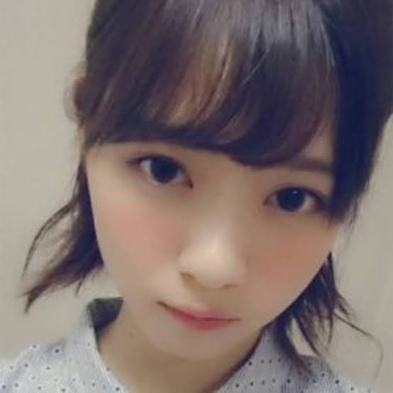 西野七瀬、派手色コーデで新鮮な魅力「何着ても似合う」「美しさに脱帽です!!」