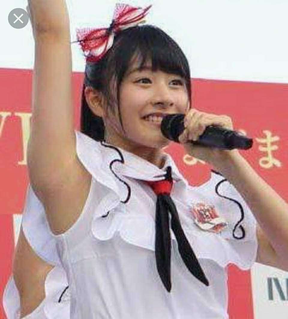 西野七瀬、派手色コーデで新鮮な魅力「何着ても似合う」「美しさに脱帽です!!」
