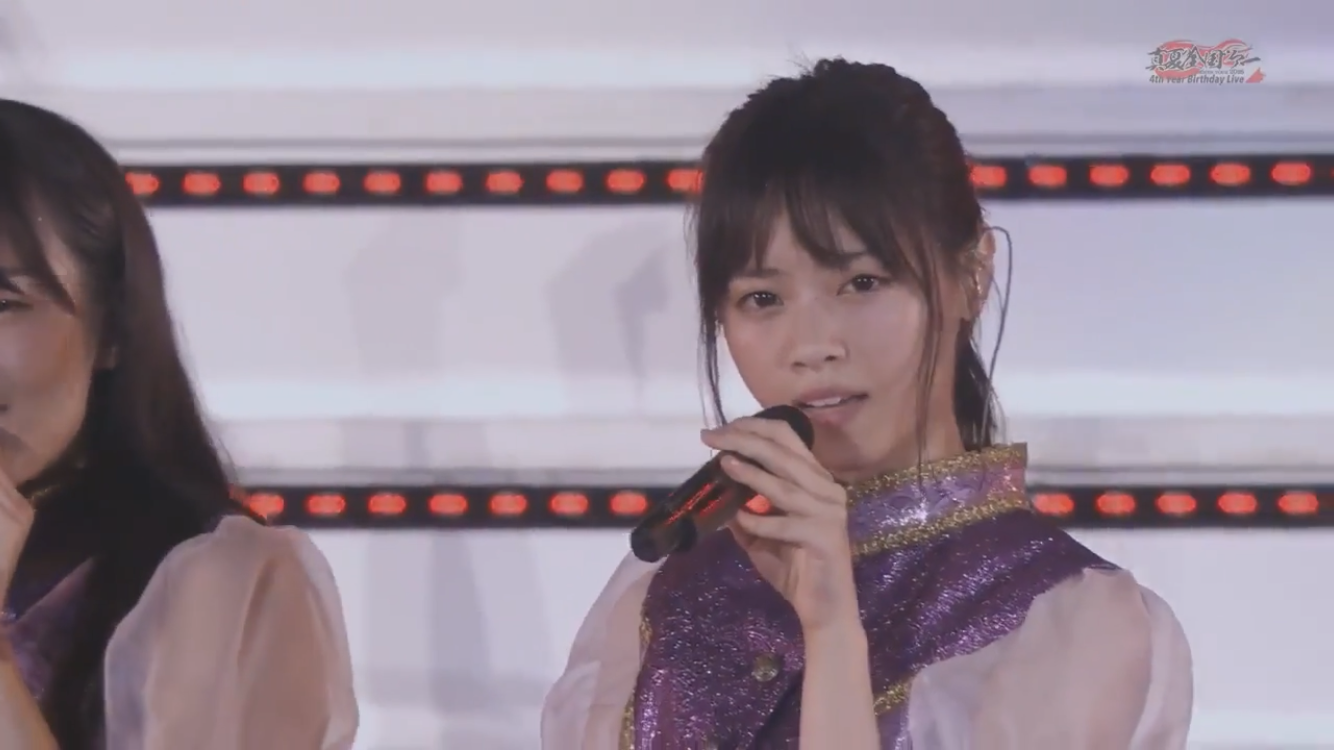 西野七瀬、派手色コーデで新鮮な魅力「何着ても似合う」「美しさに脱帽です!!」
