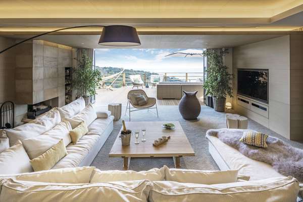 お金持ちになったとしたら何処でどんな家を建てたいですか❓