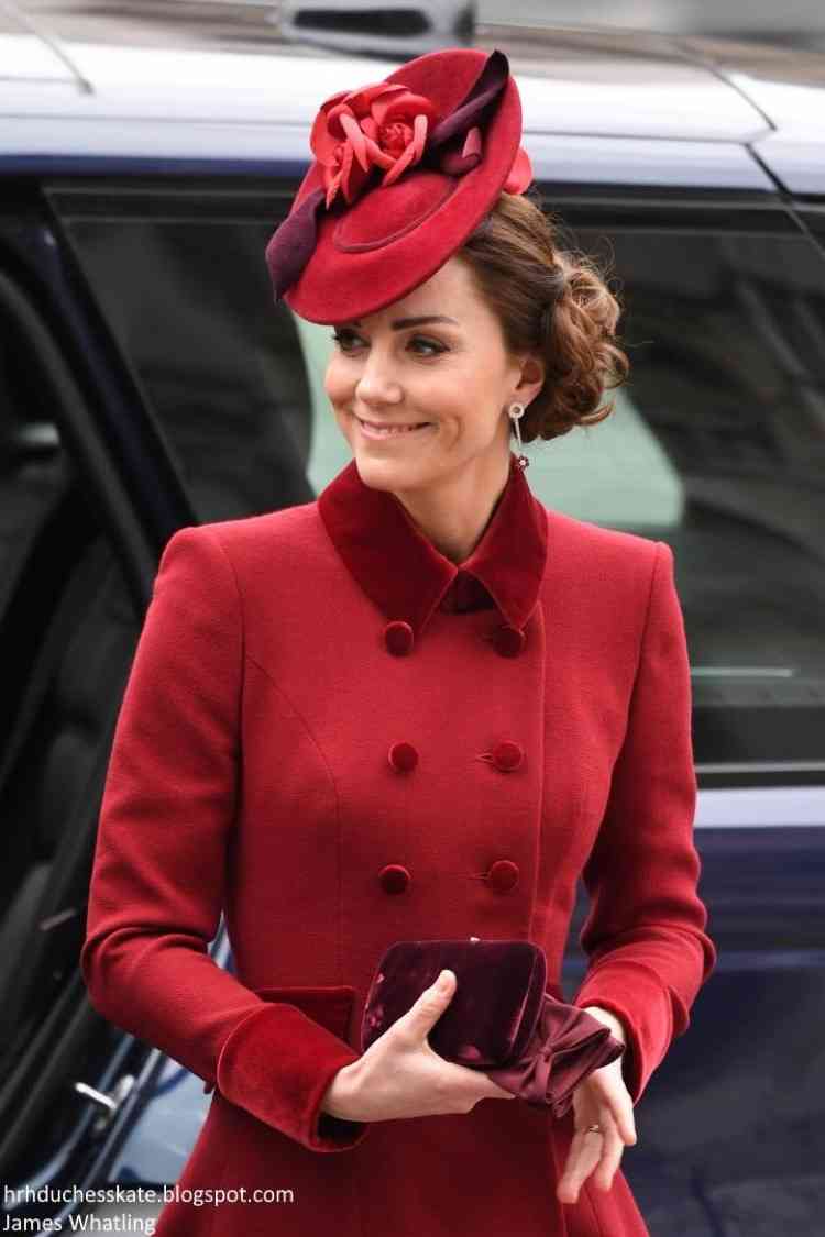 英ヘンリー王子夫妻、エリザベス女王に招待されて礼拝に参加