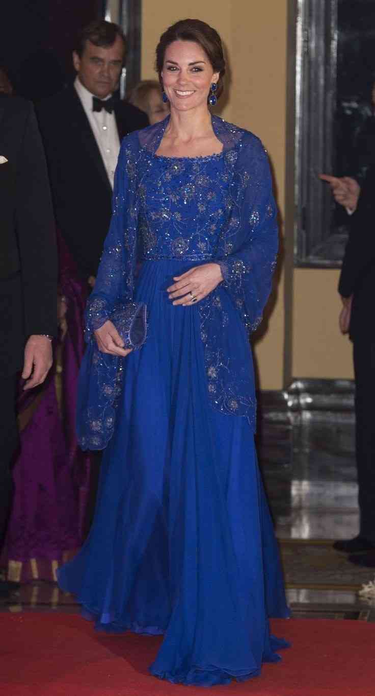 英ヘンリー王子夫妻、エリザベス女王に招待されて礼拝に参加