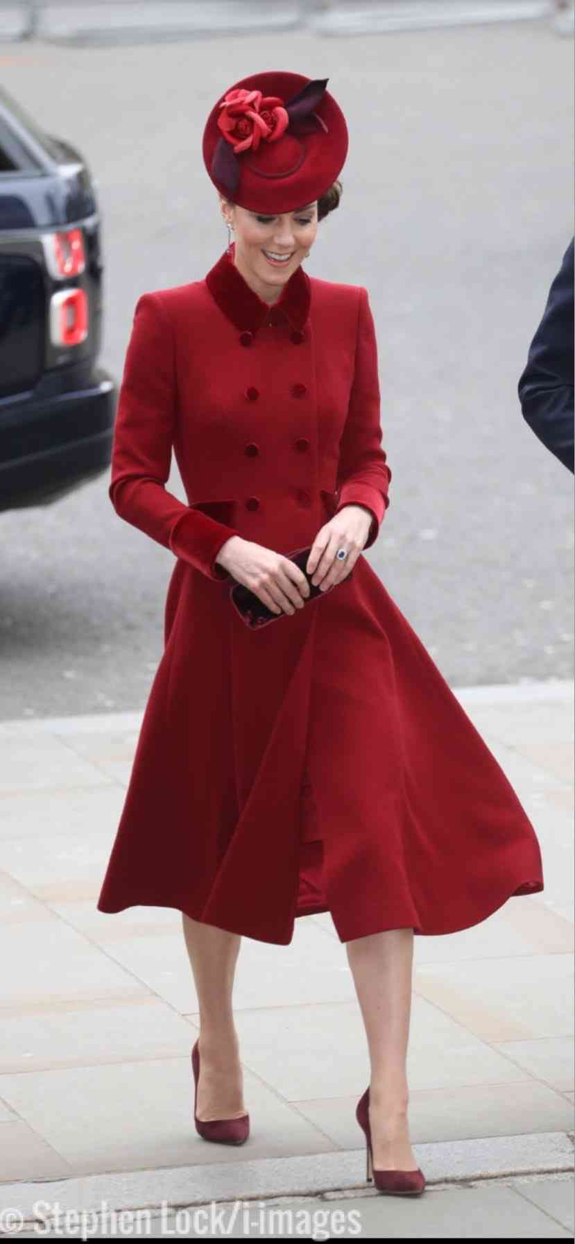 英ヘンリー王子夫妻、エリザベス女王に招待されて礼拝に参加