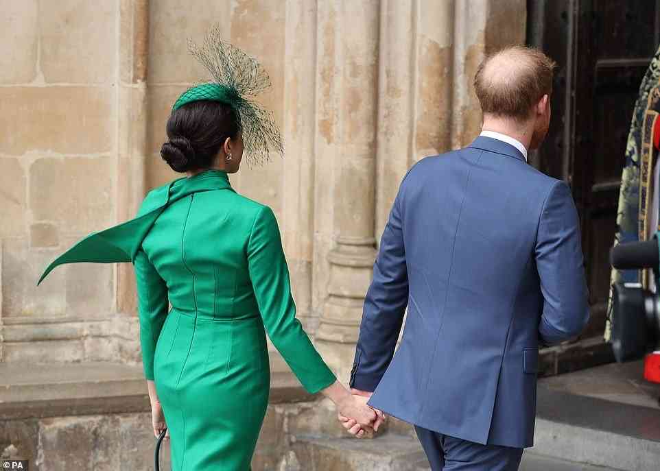 英ヘンリー王子夫妻、エリザベス女王に招待されて礼拝に参加