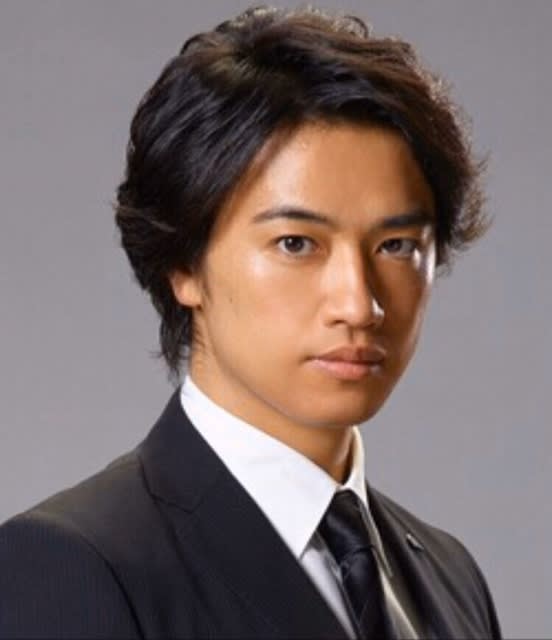 二次元と三次元のイケメンを交互に貼っていくトピ