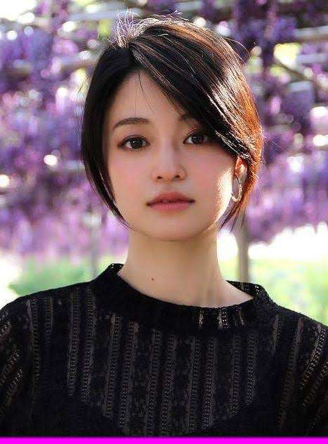 吉川愛、『鬼滅の刃』胡蝶しのぶコスが「えぐい」「クソかわいい」と絶賛の嵐!