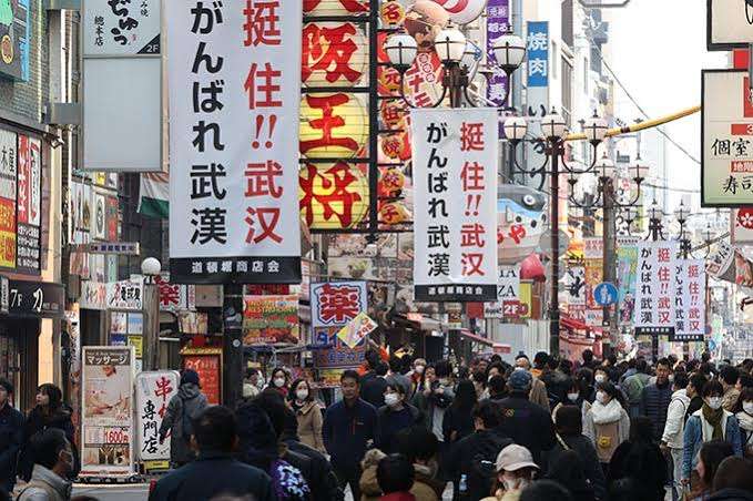 「日本の感染永く続きますように」メッセージ掲げた飲食店が謝罪。「店長が許可なく作った」解雇処分に