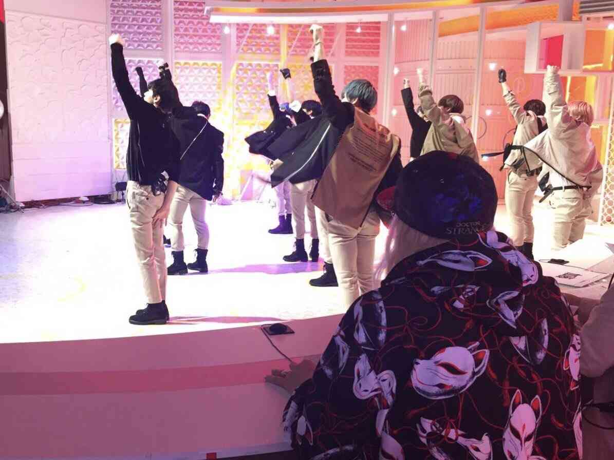 JO1、インタビュー連載スタート 読者からマニアックな質問、“ガヤ”にも注目