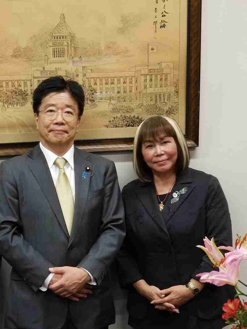 岩井志麻子さん、新型コロナ対策陣頭指揮の北海道・鈴木知事は「全アジアで通用するイケメン」