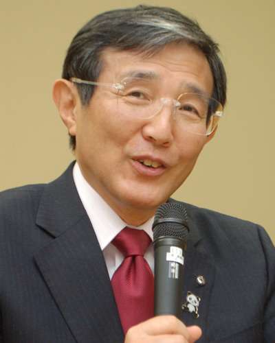 岩井志麻子さん、新型コロナ対策陣頭指揮の北海道・鈴木知事は「全アジアで通用するイケメン」