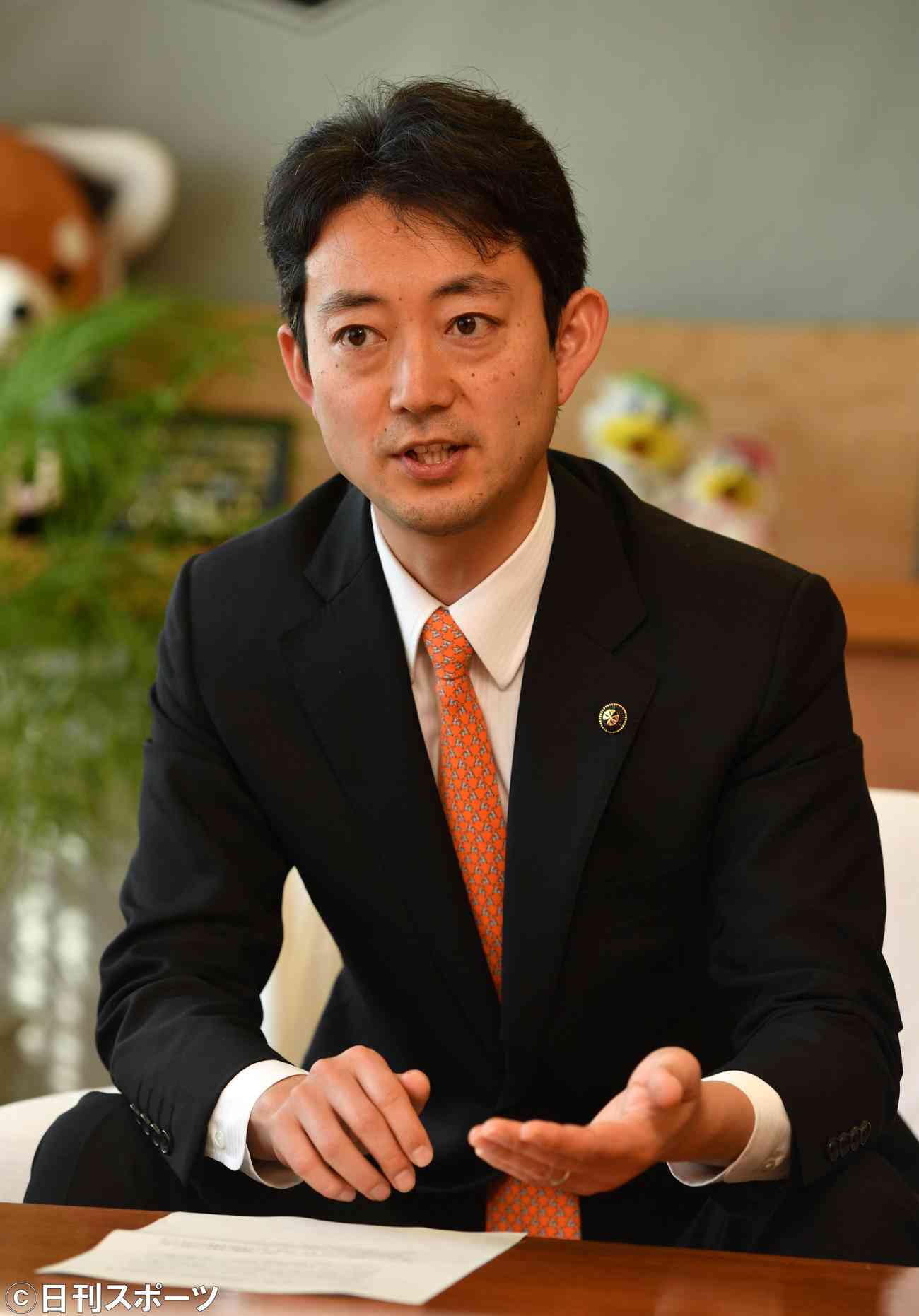 岩井志麻子さん、新型コロナ対策陣頭指揮の北海道・鈴木知事は「全アジアで通用するイケメン」