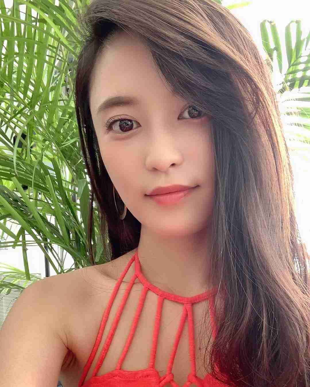 小島瑠璃子、ハワイでまぶしいビキニ姿　スタイル抜群ボディにファン「健康美！」