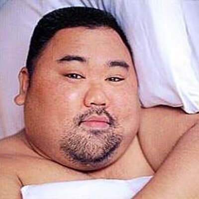 「テディベアみたいでかわいい」「めっちゃ楽しそう」佐野勇斗、吉田沙保里に担がれる姿を公開し反響
