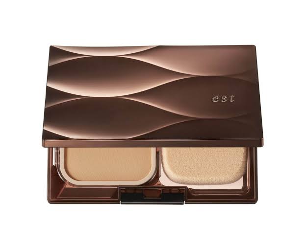 厚塗りに見えないファンデーション