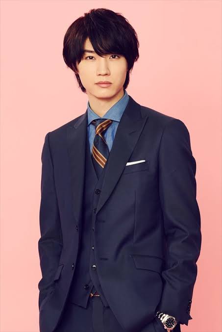 桜田通、運転席の佐藤健をパチリ　イケメンショットに「テンション上がります」の声