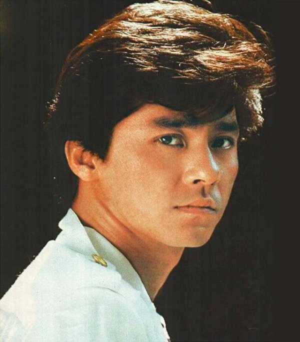 亡くなった人に会えるなら誰に会いたいですか？