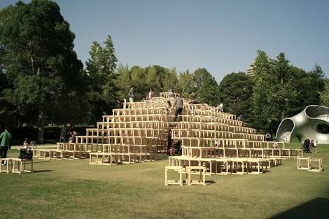 展示作品で5歳焼死、遺族が大学と主催者提訴　神宮外苑