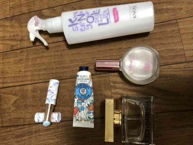 【画像】手持ちの香水・ボディミスト等を見せて