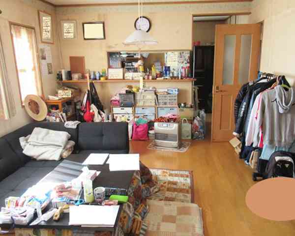 のん“庶民的過ぎる部屋”公開で驚きの声「田舎の短大生みたい」
