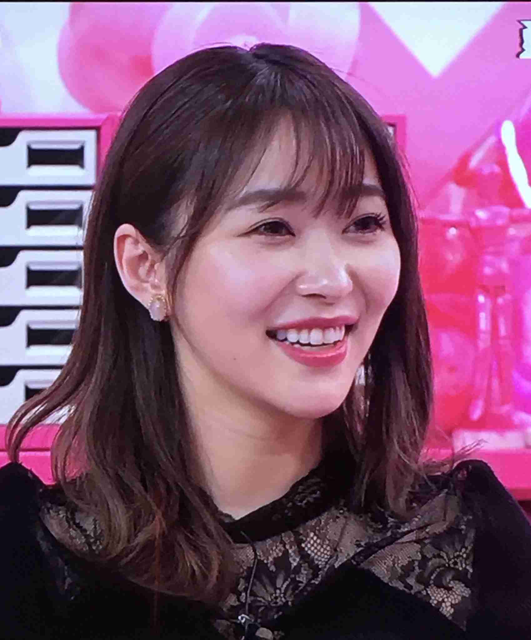 指原莉乃、“セルフカラー”でダークネイビーヘアにイメチェン「真似したい」と反響