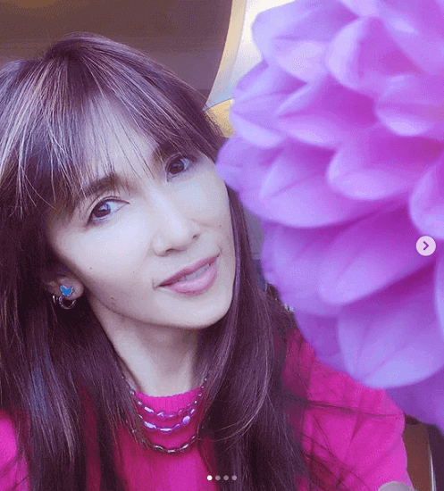 牧瀬里穂のかわいい姿…自分で前髪切っちゃった「誰に会うわけでもないから　いっかーと」