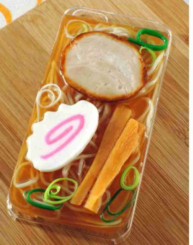 お洒落なスマホカバーがみたい🦉