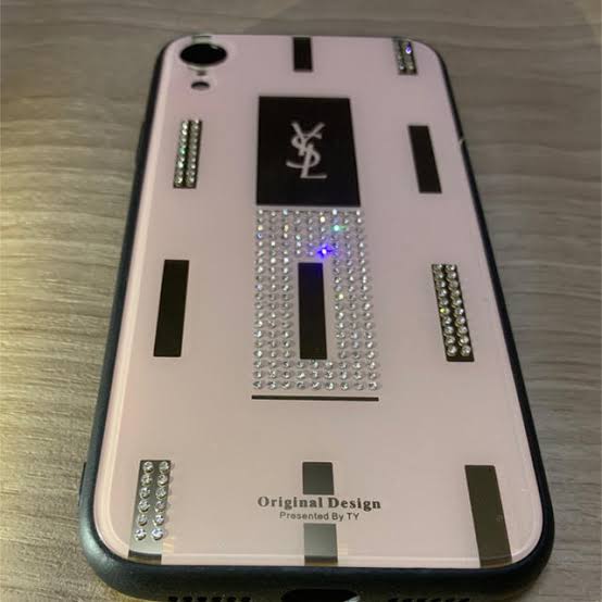 お洒落なスマホカバーがみたい🦉