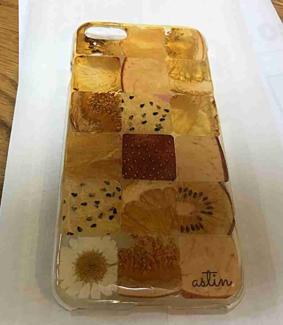 お洒落なスマホカバーがみたい🦉