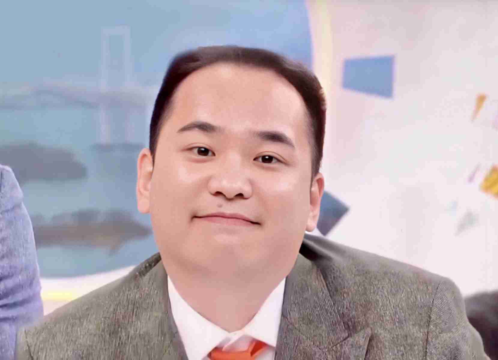 ミルクボーイ内海崇、交際9年の彼女と婚約を発表「天王寺区役所で、ももてんちゃんの婚姻届もらいました」