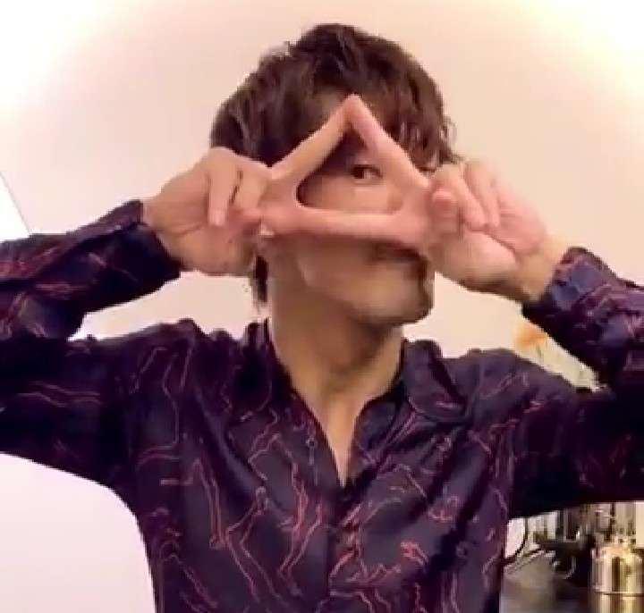 三代目JSB 岩田剛典のウインクSHOTにファン歓喜「これ罪でしょ!?」「イケメンすぎて倒れそうになった…」