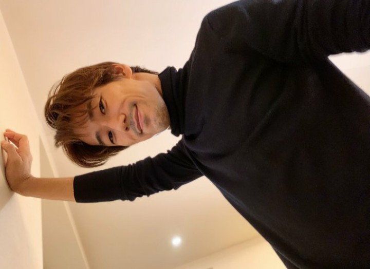 三代目JSB 岩田剛典のウインクSHOTにファン歓喜「これ罪でしょ!?」「イケメンすぎて倒れそうになった…」
