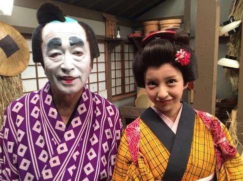 板野友美、ヒップライン＆美脚披露「色気すごい」「直視できない」と反響