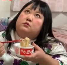娘が自分の事を美人だとかんちがいしている