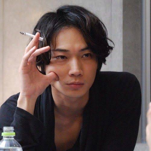 冷たい表情をしたイケメンが見たい